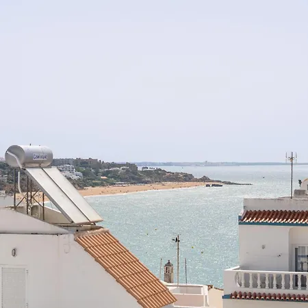 Modern 1bdr With Sea View In By Lovelystay