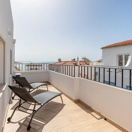 Apartment Modern 1bdr With Sea View In By Lovelystay
