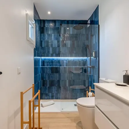 Modern 1bdr With Sea View In By Lovelystay Апартаменты