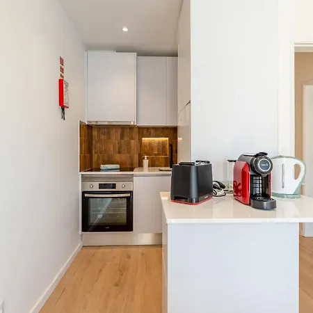 Modern 1bdr With Sea View In By Lovelystay * אלבופיירה