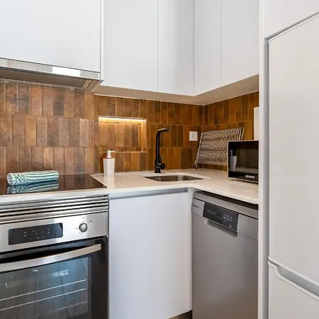 Modern 1bdr With Sea View In By Lovelystay Апартаменты *